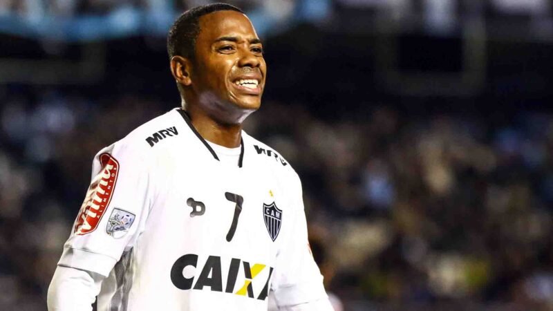 Justiça nega pedido de defesa de Robinho por redução de pena em caso de estupro coletivo