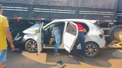 Acidente entre carreta e carro deixa homem ferido na BR-163 em Sinop