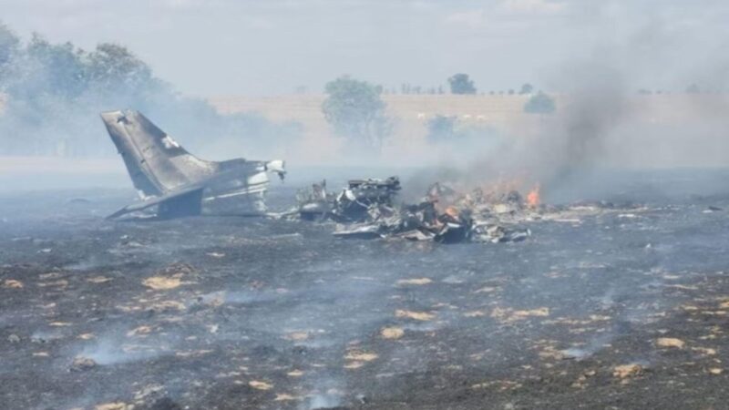 Avião pega fogo e pelo menos três pessoas morrem em Birigui, no interior paulista