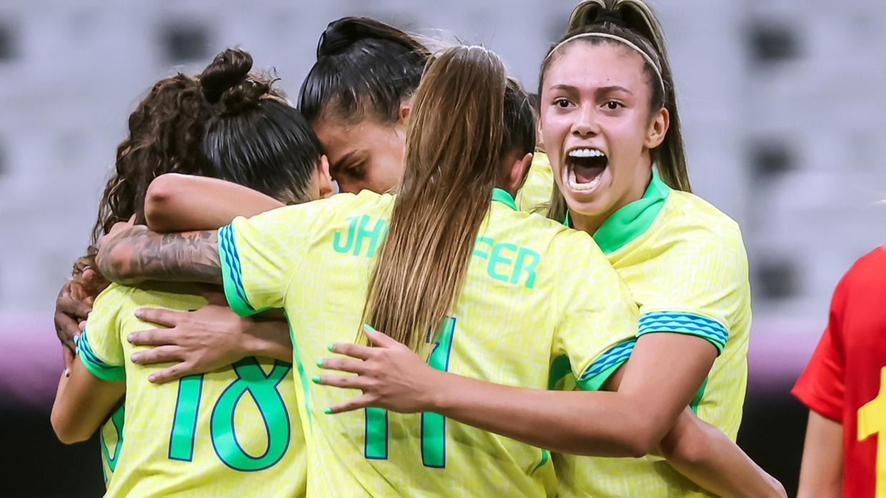 ‘Pedra no sapato’, Brasil encara EUA na final do futebol feminino olímpico neste sábado