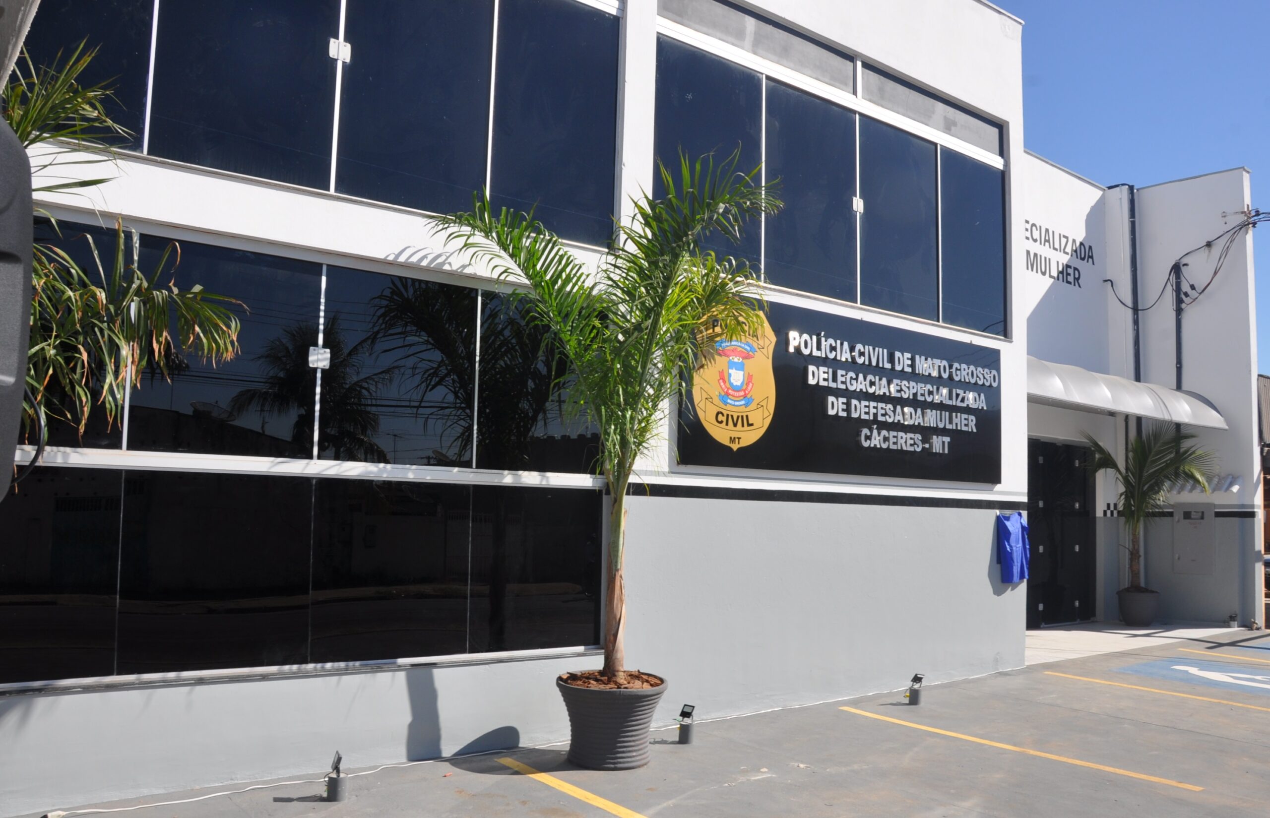 Polícia Civil prende investigado por estupro de vulnerável de irmã em Cáceres