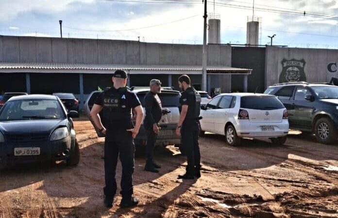 Polícia cumpre 30 ordens de prisões e buscas por tráfico e homicídios em Sorriso, Sinop, Cuiabá e VG; policial penal preso